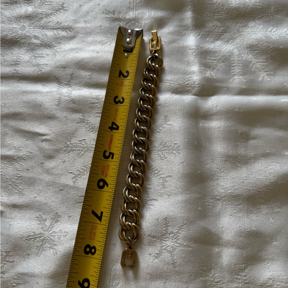 Givenchy Gold Chain Bracelet - Picture 7 of 9